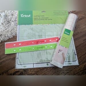 Cricut Bundle New 2 Cutting mats, 4 Sheets of Transfer Tape & 2 Rulers
